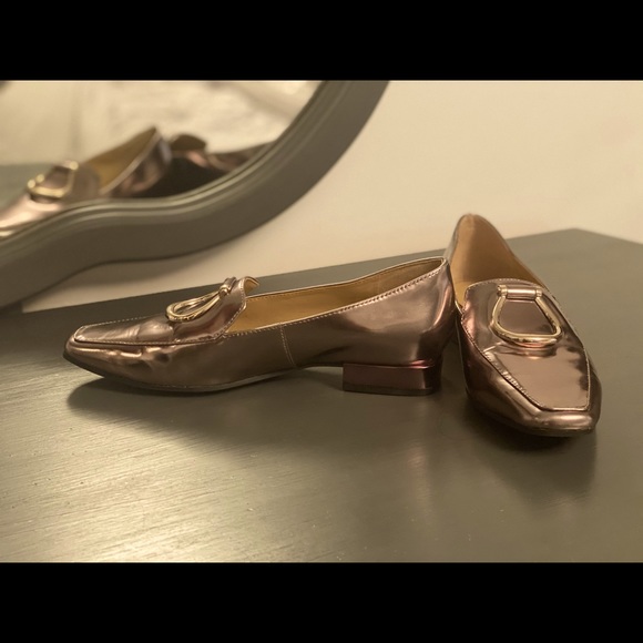 Naturalizer, size 5, silver pewter flats - Picture 4 of 7